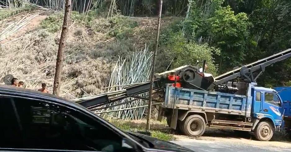 竹子破碎机作业现场